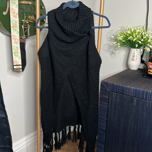 Knit Festival Vest - Picture 3 of 3